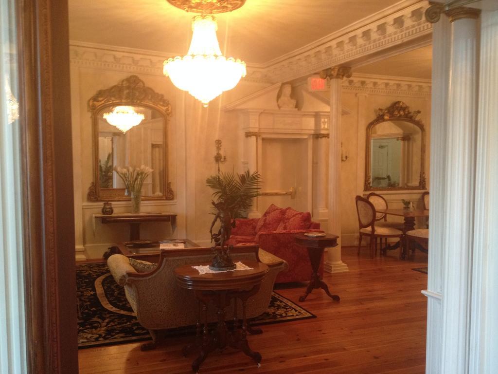 The Hotel Magnolia Foley Bagian luar foto
